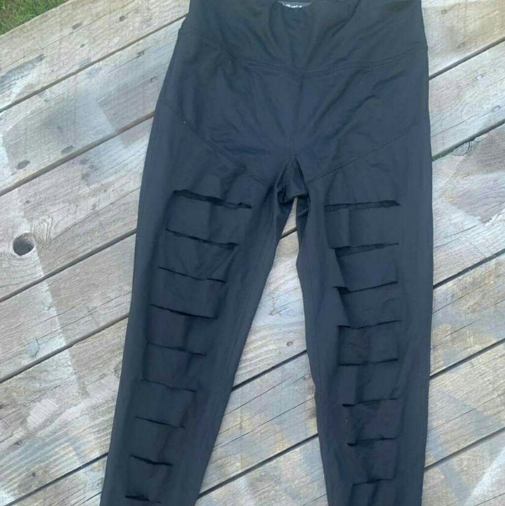 Betsey Johnson Ripped Leggings *Like New* Size S